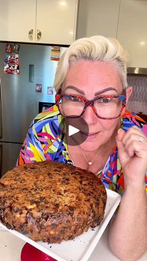 3 Ingredient Fruit Cake Recipe, Easy Christmas Cake Recipe, Fruit Bread Recipes, Boiled Fruit Cake, Christmas Cake Recipe, Christmas Cakes Easy, The World Is Your Oyster, World Is Your Oyster, Fruit Cake Christmas