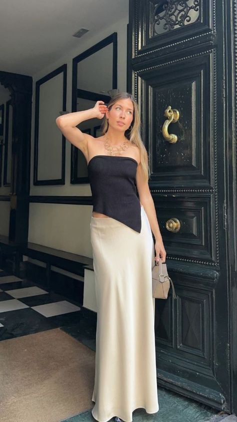 Silk Skirt Outfit Summer, Satin Skirt Outfit Summer, Princess Inspired Outfits, Satin Skirt Outfit, Neutral Clothing, Elegant Summer Outfits, Classy Skirts, Elegant Classy Outfits, Style Désinvolte Chic