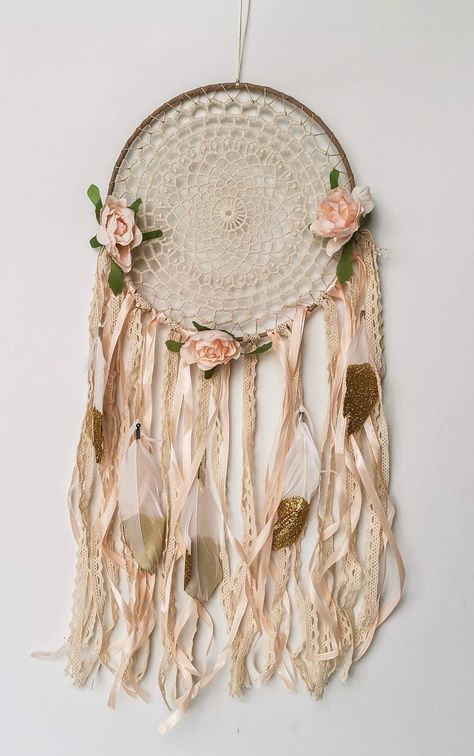 Dream Catcher For Kids, Floral Nursery Decor, Romantic Bedroom Decor, Girl Bedroom Walls, Feather Decor, Dream Catcher Diy, Romantic Bedroom, Dream Catcher Boho