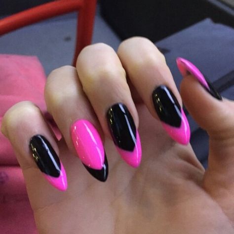 Black And Hot Pink Nails Ideas, Pink And Black Tip Nails, Simple Pink And Black Nails, Pink And Black Nails Almond, Pink And Black Valentines Nails, Black And Neon Pink Nails, Stileto Nail, Pink And Black Almond Nails, Neon Pink And Black Nails