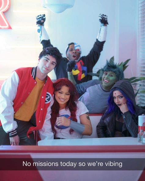 Teen Titans Characters, Teen Titans Cosplay, Power Rangers Cosplay, Friend Costumes, Matching Halloween Costumes, Pretty Halloween Costumes, Dc Cosplay, Trendy Halloween Costumes, Matching Halloween