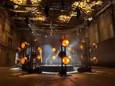 ROBE lighting on Instagram: "New York-based lighting designer @mylesmangino used the stylish appearance of @robelighting #PATT2013 luminaires and the excellent CRI and crisp optics of #ESPRITE LED moving lights to add a touch of class to a video shoot for music producer Mark Ronson featuring singer Lucky Daye. The music video was for a special version of the slick, smooth and rhythmic groove, “Too Much”; and was shot in Greenpoint Terminal Warehouse, an impressive former industrial space in tre Robe Lighting, Christmas Tv Shows, Lucky Daye, Moving Lights, Event Agency, Mark Ronson, Industrial Space, Video Shoot, Music Class