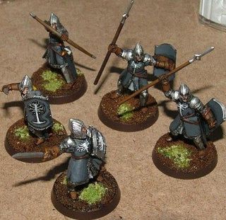 Painting a New Version of the Games Workshop: Warrior of Minas Tirith : 9 Steps - Instructables Lotr Warhammer, Warhammer Diorama, Lotr Miniatures, Minas Tirith, Warhammer Figures, Miniature Gaming, Warhammer Aos, Dungeons And Dragons Miniatures, Hobbies For Men