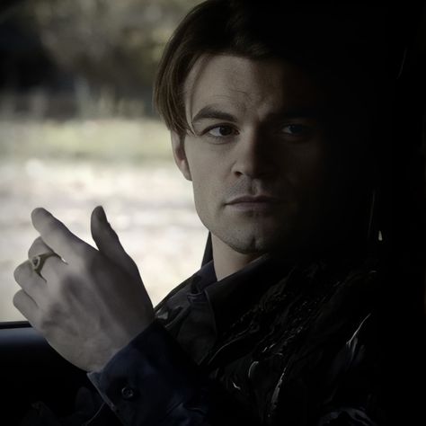 Elijah Vampire Diaries, Elijah The Originals, Steven Grant Rogers, Elijah Mikaelson, The Mikaelsons, Kol Mikaelson, Vampire Diaries Guys, Vampire Diaries Wallpaper, Daniel Gillies