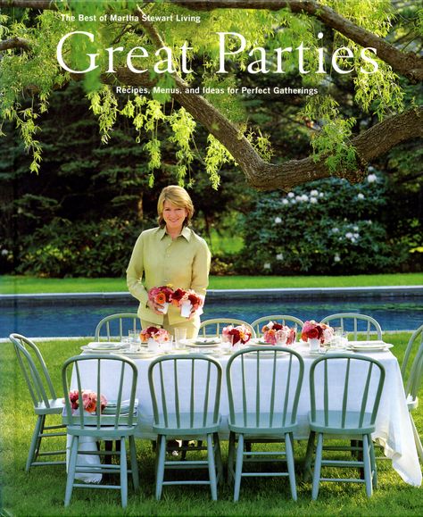 Great Parties Hampton Garden, Martha Stewart Christmas, Martha Stewart Living Magazine, American Wreath, Christmas Cookbook, Modern Patio Furniture, Martha Stewart Living, Book Party, Living Magazine