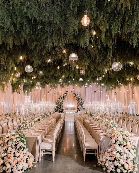 Edgar Martinez Ruacho on Instagram: “Numbers: 3200 sq ft of ceiling install (entire ballroom), 2 days production, 95 candelabras, 105 lighting fixtures, thousands and thousands…” Kin House, Wedding Floor Plan, Wedding Booth, Venue Layout, Wedding Table Layouts, Wildflower Wedding Theme, Reception Styling, Gold Reception, Fall Wedding Venues