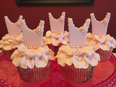 Dance Cupcakes, First Dance Recital, Ballet Cupcakes, Ballerina Party Decorations, Lake Birthday, Bow Cupcakes, Ballerina Cupcakes, Dance Recital Gifts, Pastry Design