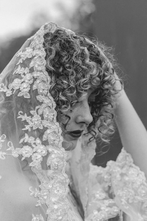 Wedding Veil Curly Hair, Veil With Curly Hair, Curly Bride Hairstyles With Veil, Curly Hair Veil Brides, Curly Bridal Hair With Veil, Curly Hair Veil, Veil Curly Hair, Curly Hair With Veil, Curly Wedding Updo