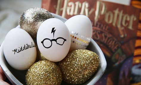 Harry Potter Easter Basket, Harry Potter Easter Eggs, Easter Egg Competition Ideas, Inspiration For Writing, Bookish Decor, Egg Game, Harry Potter Room Decor, Egg Ideas, Egg Decoration