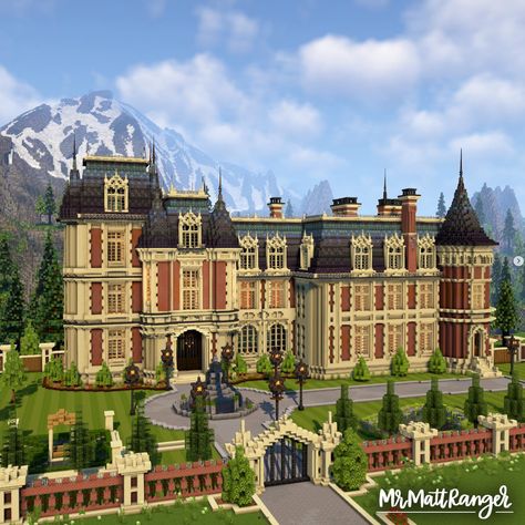 Mc Mansion House Design, Elegant Minecraft Houses, Castle Exterior Minecraft, Mincraft Idea Houses Mansion, Minecraft Mansion Build, Minecraft Mansion Aesthetic, Minecraft Manor Blueprints, Minecraft English Manor, Neoclassical Minecraft