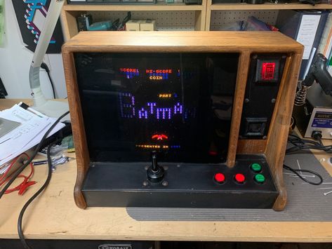 Arcade Bartop, Vintage Arcade, Arcade Machine, Vintage Diy, Woodworking Ideas, Arcade Games, Game Room, Gaming Products, Phoenix