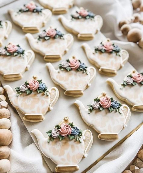 Tea Party Cookies, Wedding Shower Cookies, Teapot Cookies, Wedding Cake Cookies, Royal Iced Cookies, Sugar Cookie Royal Icing, Bridal Shower Cookies, Sugar Cookie Designs, Tea Cookies