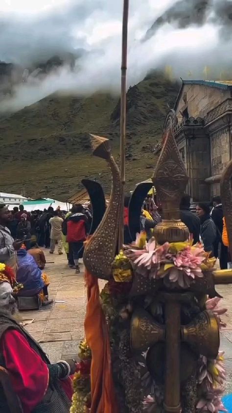 Kedarnath is a town and Nagar Panchayat in Rudraprayag district of Uttarakhand, India, known primarily for the Kedarnath Temple. It is approximately 86 kilometres from Rudraprayag, the district headquarter. Kedarnath is the most remote of the four Chota Char Dham pilgrimage sites. It is located in the Himalayas, about 3,583 m (11,755 ft) above sea level near the Chorabari Glacier, which is the source of the Mandakini river. Kedarnath Mountain, Road Head, Kedarnath Temple, The Himalayas, Beautiful Islamic Quotes, A Town, Sea Level, Pilgrimage, The Flash