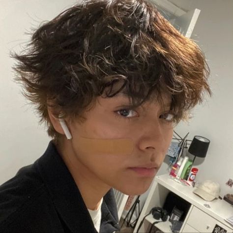 Ash's Instagram: 1bedhead Boy Shaggy Haircut, Shaggy Short Hair Men, Short Fluffy Hair Boy, Fluffy Boy Hair, Fluffy Hair Tutorial, Fluffy Haircuts, Mod Haircut, Short Messy Hair, Ftm Haircuts