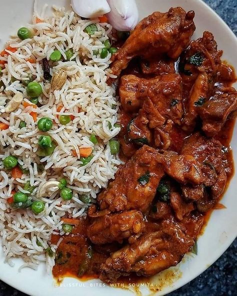 Biryani Plating, Biryani Poster Design, Biryani Packaging, Biryani Quotes, Kadai Chicken, Chicken Karahi Recipe, Delicious Food Image, Variety Food, Karahi Recipe