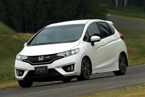 PHOTO: 2014 Honda Fit White #honda #hondafit #compactcar #hatchback Honda Fit Aesthetic, Honda Fit 2016, Honda Fit Hybrid, 2016 Honda Fit, Honda Fit Sport, Honda Fit Jazz, Iphone Homescreen, Honda (car), Fits Aesthetic