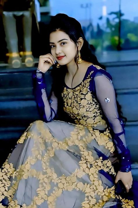 Ladki Ka Photo Hd, Ladki Ka Photo, Baby Murugan, Murugan Images, Ada Khan, Friendship Wallpaper, Bride Photos Poses, Fitness Fashion Outfits, Stylish Pic