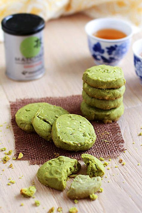 Matcha Almond Cookies: Gorgeously baked green-color matcha cookies that are supremely buttery, flaky, yet crunchy with the almond. They are perfect nibbles on warm summer days, perhaps with some matcha ice cream on the side. #cookies Matcha Almond, Green Tea Cookies, Matcha Green Tea Recipes, Matcha Cookies, Green Tea Recipes, Matcha Recipe, Shortbread Cookie Recipe, Tea Cookies, Almond Cookies