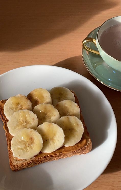 Banana Toast Aesthetic, Banana On Toast, Wl Food, Toast With Banana, Bread Spreads, Food Recovery, Banana Toast, Gluten Free Banana, Snacks To Make