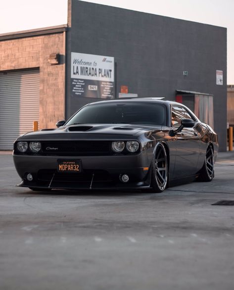 Doge Challenger Black, Doge Car, Black Hellcat, Doge Challenger, Hellcat Car, Car Meet, Dream Cars Bmw, Dodge Challenger Srt Hellcat, Ford Mustang Car