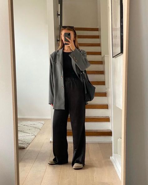 Work Outfit Chic, Minimal Work Outfit, Work Outfit Fall, Fall Work Outfit, Chic Work Outfit, University Outfit, Outfit Work, Outfit Chic, Blazer Outfit