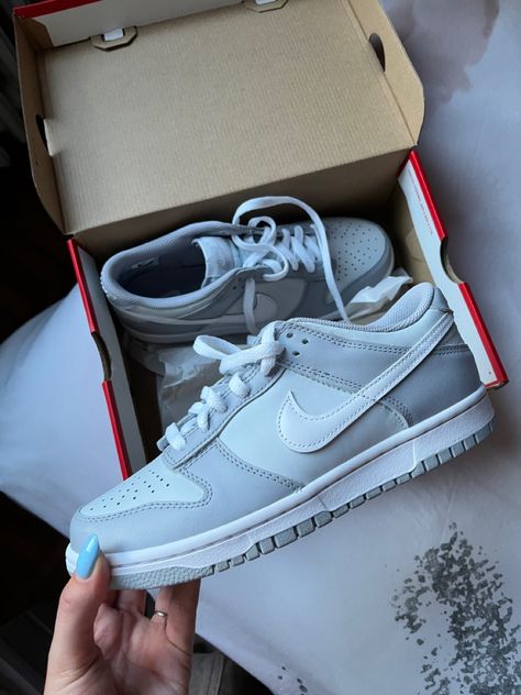 Pure Platinum Nike Dunk Outfit, Pure Platinum Nike Dunk, Nike Dunk Low Pure Platinum, Dunk Low Pure Platinum, Nike Dunk Outfit, Dunk Outfit, Grey Outfit, Aesthetic Shoes, Dream Board