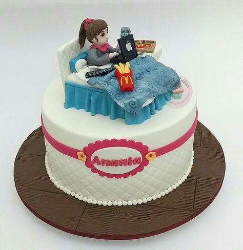 LAZY GIRL THEME CAKE Lazy Cake Design, Pastel Gamer, Bed Cake, Lazy Cake, Bd Cake, Cake Designs For Girl, 14th Birthday Cakes, 20 Birthday Cake, Special Birthday Cakes