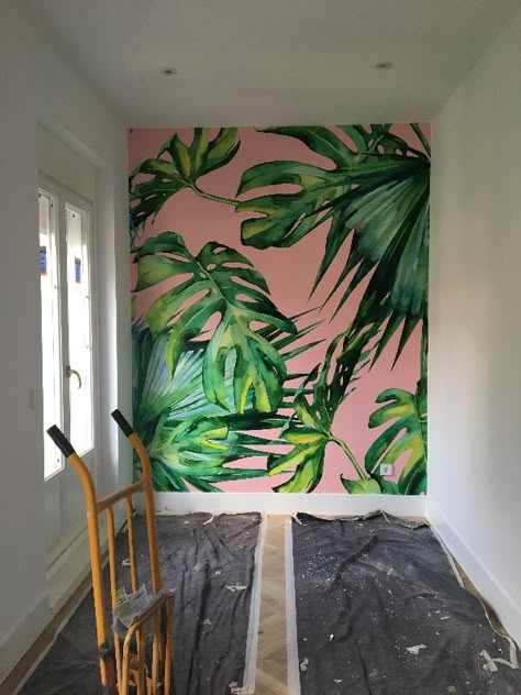 Pink And Green Mural, Palm Mural Wall Art, Tropical Mural Wall Art, Wall Painting On Pink Wall, Cool Wall Paintings, Tropical Mural Painting, Tropical Wall Painting, Leaf Wall Painting, Leaf Painting On Wall