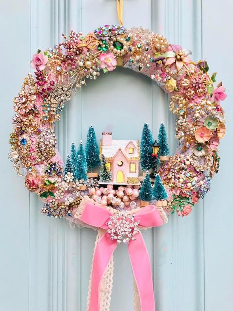 Brooch Wreath Diy, Brooch Wreath, Time Bandits, Gingerbread House Ideas, Jewelry Upcycle, Kitschy Christmas, River Rat, Creative Workshops, Kitsch Christmas