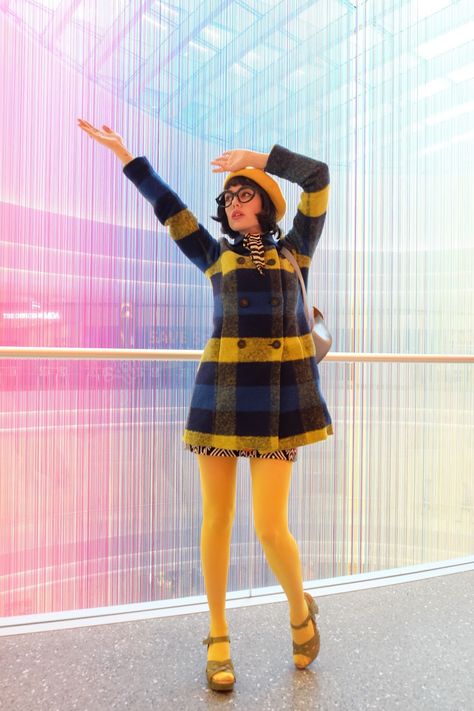 Yellow Tights, Colored Tights Outfit, Tights Outfits, Colored Tights, Quirky Fashion, Zooey Deschanel, Outfit Trends, Tights Outfit, Moda Vintage