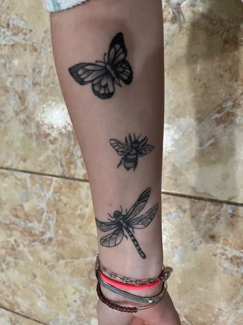 #tattoo #tattooideas #tattoosforwomen #tattooart #insects #insectsleeve #tattoosleeve #butterflytattoo #dragonflytattoo #beetattoo Butterflies And Dragonflies Tattoo, Dragonfly And Bee Tattoo, Moth And Dragonfly Tattoo, Dragonfly And Butterfly Tattoo Together, Dragonfly Arm Sleeve Tattoo, Butterfly Dragonfly Tattoo, Insect Tattoo Sleeve, Butterfly Bee Tattoo, Bee Dragonfly Butterfly Tattoo