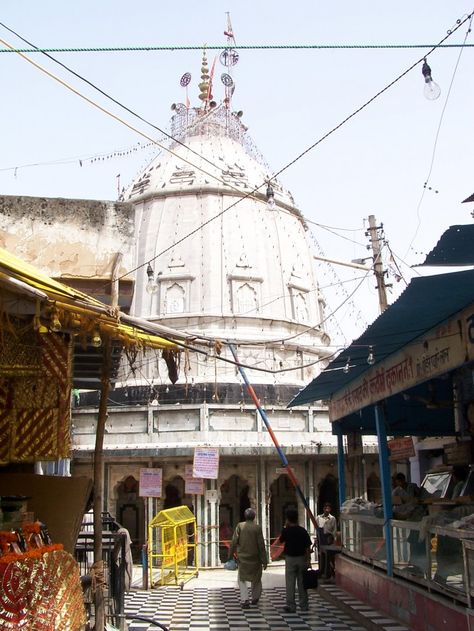 The Wish Fulfilling Kalka Ji Temple in Delhi Kalkaji Mandir Delhi, Kalka Ji Mandir Delhi, Delhi Chandni Chowk, Maa Pic, Durga Photo, Lord Durga, Maa Durga Photo, Henna Nails, Krishna Book