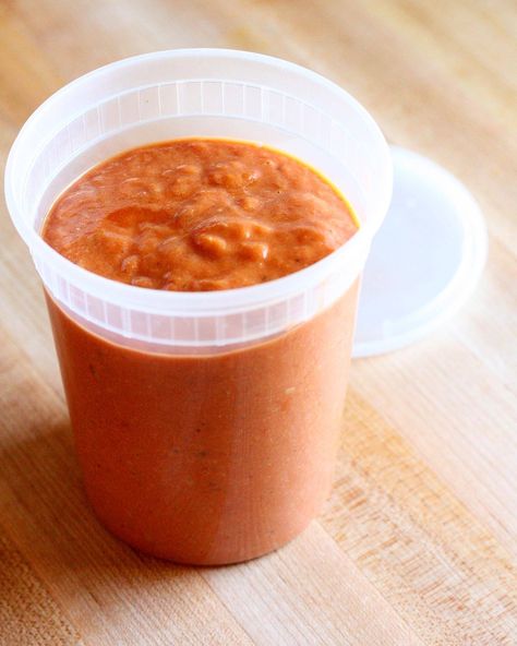 Freezing Tomato Sauce, Pasta Sauce With Fresh Tomatoes, Canned Tomato Recipes, How To Make Tomato Sauce, Fresh Tomato Pasta, Meals Without Meat, Tomato Soup Easy, Fresh Tomato Recipes, Easy Tomato Sauce