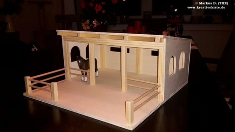 Pferdestall Toy Horse Stable, Mirror Room Divider, Ikea Dollhouse, Diy Horse Barn, Modern Dollhouse Furniture, Dollhouse Rug, Horse Stable, Retro Renovation, Baby Frame