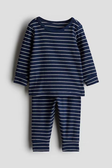 Newborn Baby Clothes | Bodysuits, PJs, Accessories | H&M US Cotton Set, Baby Outfits Newborn, Baby Outfits, Short En Jean, Shirt And Pants, Maternity Wear, Jersey Shirt, Newborn Outfits, Tight Leggings