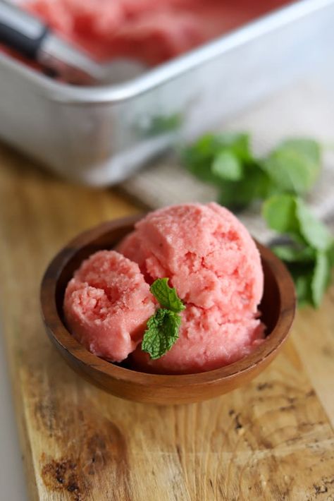 Coconut Sorbet Recipe, Watermelon Sorbet Recipe, Watermelon Sorbet Recipes, Fruity Ice Cream, Granitas, Watermelon Sorbet, Coconut Sorbet, Sorbet Recipe, Frozen Watermelon