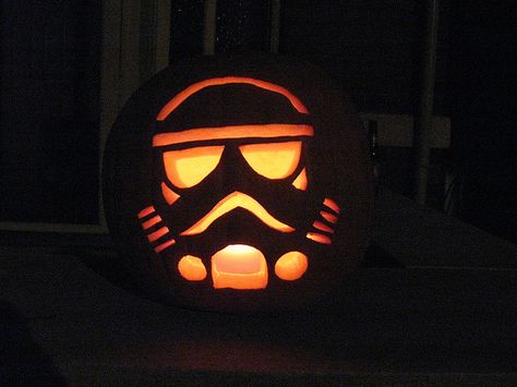 Storm trooper jack-o-lantern by Jeff Kopp Star Wars Pumpkin Carving, Pumkin Carving Ideas, Star Wars Pumpkin, Pumkin Carving, Creative Pumpkin Carving, Hallowen Ideas, Pumpkin Carving Patterns, Halloween Pumpkin Designs, Pumpkin Carvings