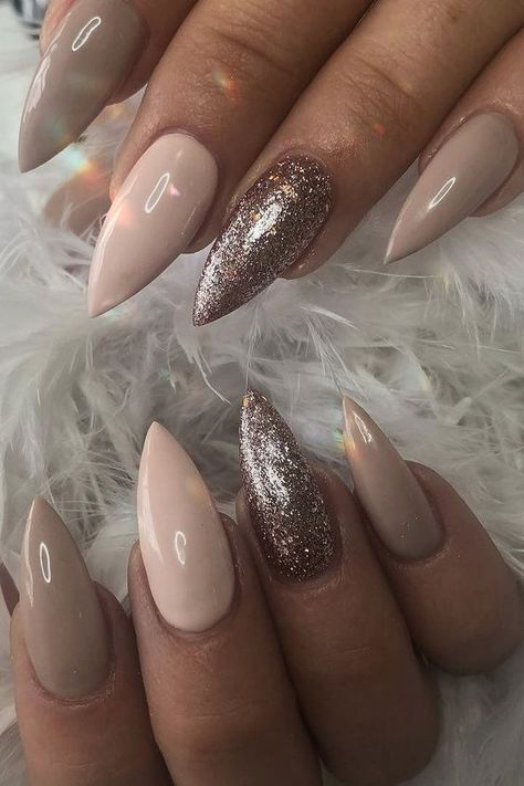 Nails Acrylic January, Cute Nails For January, January Acrylic Nails, Nude Gradient Nails, January Nail Colors Winter, January Nail Colors 2023, Winter Nude Nails, Winter Ombre Nails, January Nails Winter Simple