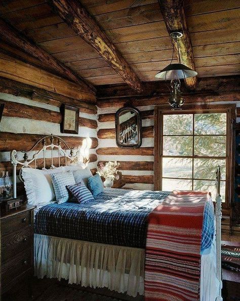 Rental Bedroom, Rustic Bedrooms, Antique Iron Beds, Cabin Getaway, House Dream, Cabin Living, Western Homes, Iron Bed, Native Style