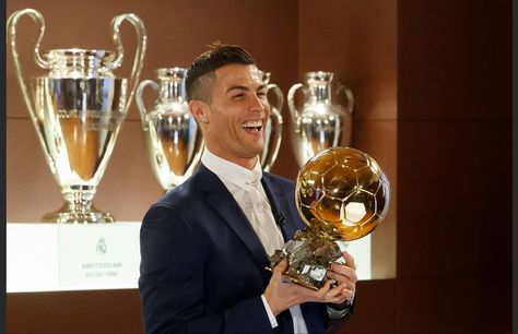 CR7 Balón de ORO Ronaldo Ballon Dor, World Best Football Player, Cr7 Vs Messi, Cristiano Ronaldo Juventus, Ronaldo Juventus, Ronaldo Real Madrid, Cristiano Ronaldo 7, Modern Games, Cristiano Ronaldo Cr7