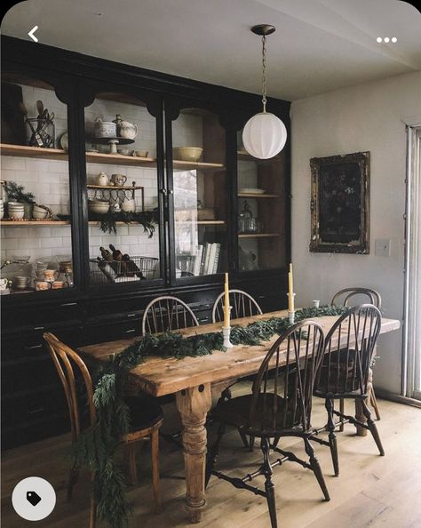 One Decoration, Farm House Dining Room, Dining Room Table And Chairs, Casa Country, Design Del Prodotto, Dining Room Inspiration, Farmhouse Dining Room, Farmhouse Dining, Dining Room Design