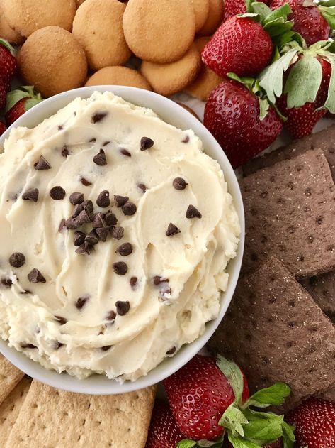 Mascarpone Appetizer, Mascarpone Dip Recipes, Mascarpone Fruit Dip, Savory Marscapone Recipes, Mascarpone Dip, Sweet Dip, Chocolate Chip Dip, Food Bites, Miniature Chocolate