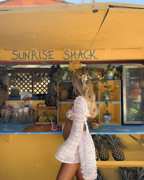 Pregnancy cravings 🍍🍍🍍 @sunriseshack #bumpstyle #pregnant #7months #cravings #oahu Pregnant Vacation Pictures, Pregnant On Vacation, Pregnant Summer Aesthetic, Fit Pregnancy Aesthetic, Babymoon Aesthetic, Vacation Outfits Pregnant, Pregnancy Vacation Outfits, Pregnancy Beach Outfits, Summer Outfits Pregnant