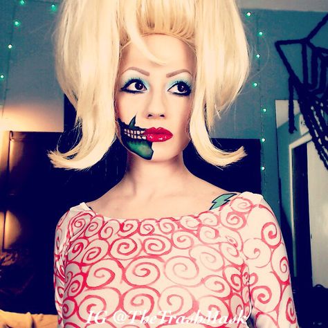 Martian girl from Mars Attacks costume and makeup. Cosplay Mars Attacks Costume, Martian Costume, Mars Attacks, Halloween 2016, Cosplay Makeup, Halloween Inspiration, Halloween Cosplay, Costume Makeup, The Martian