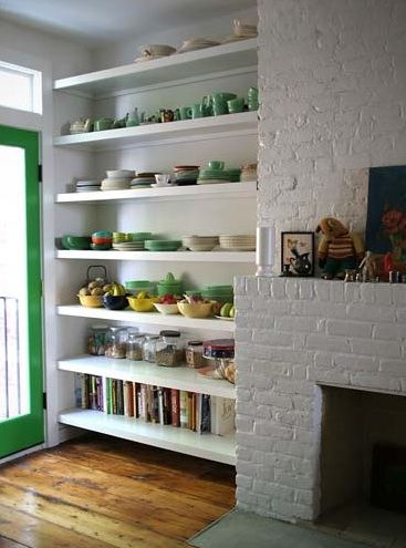 floor to ceiling shelves from a Brooklyn Row House Remodel by Domestic Architecture via Remodelista (longest cred ever.) Kitchen Open Shelf, Kitchen Open Shelving Ideas, Ceiling Shelves, Diy Backsplash, Kitchen Storage Shelves, Open Kitchen Shelves, Kitchen Decor Modern, Floor To Ceiling, Trendy Kitchen