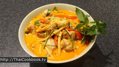 Recipe for making authentic Thai food - Red Curry with Bamboo Shoots and Coconut Milk - Step 9 Thai Recipes Authentic, Red Thai Curry, Authentic Thai Food, Red Thai, Thai Food Recipes, Lamb Recipe, Soup Base, Thai Recipe, Bamboo Shoots