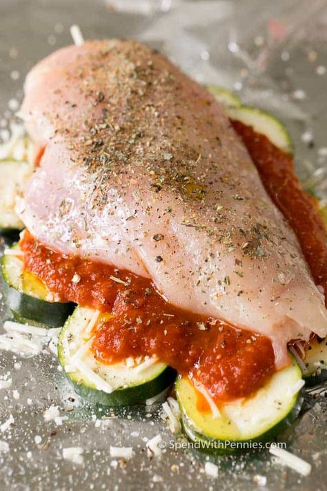 Chicken Foil Packets, Foil Pack Dinners, Foil Packet Dinners, Foil Pack Meals, Foil Dinners, Summer Zucchini, Foil Packet Meals, Foil Packet, Recipe Beef