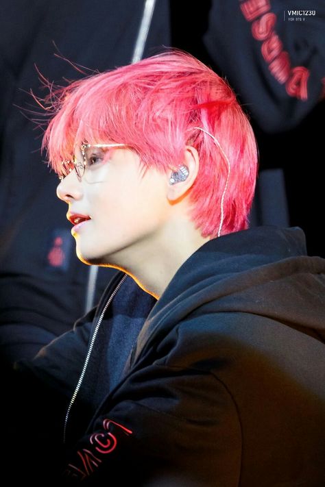 Pc Photo, V Bts Wallpaper, Taehyung Photoshoot, Boy Band, Kim Taehyung Wallpaper, Bts Members, 인물 사진, Daegu, V Taehyung