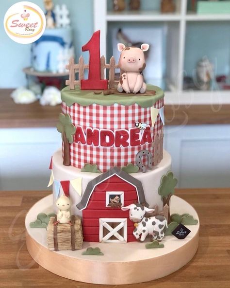 Farm Birthday Cake, Cake Farm, Farm Birthday Cakes, Barnyard Cake, Ocean Birthday Party, Farm Animals Birthday Party, Farm Cake, Ocean Birthday, Fondant Animals