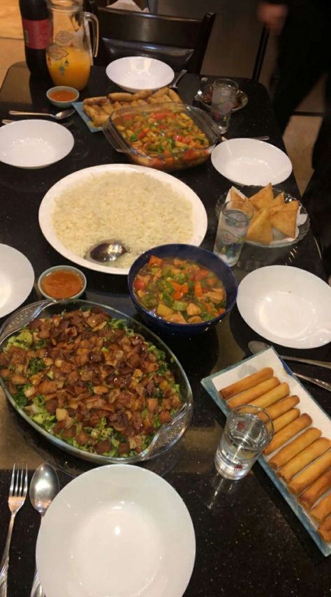 #iftari#foodparty🥘🍱 #ramadan Food Snapchat, Iftar, Ramadan, Beautiful Places, Snapchat, Quick Saves, Nature